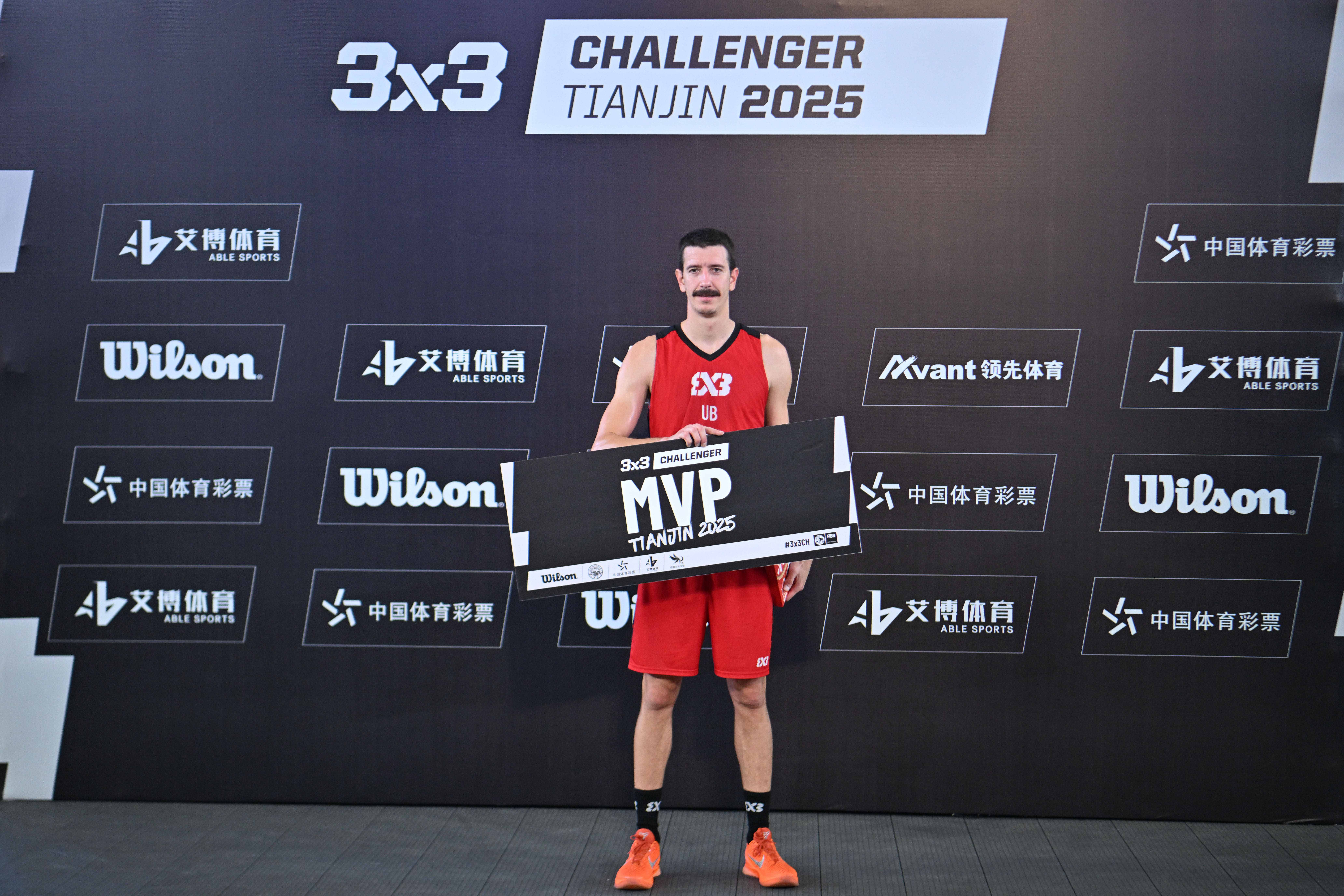 ayxsport-利物浦迎欧篮联关键赛，今晚防线松动，更衣室稳定，赛程密集仍需轮换的简单介绍